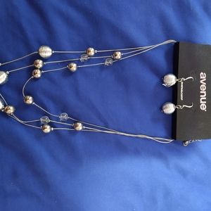 Silver tone 3 strands of balls will ball earrings